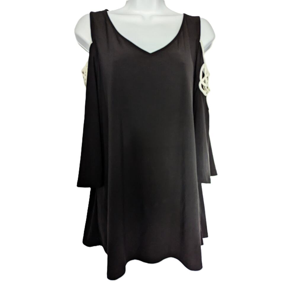 Vince Camuto Black Top with Strappy Flare Sleeves - Picture 4 of 13